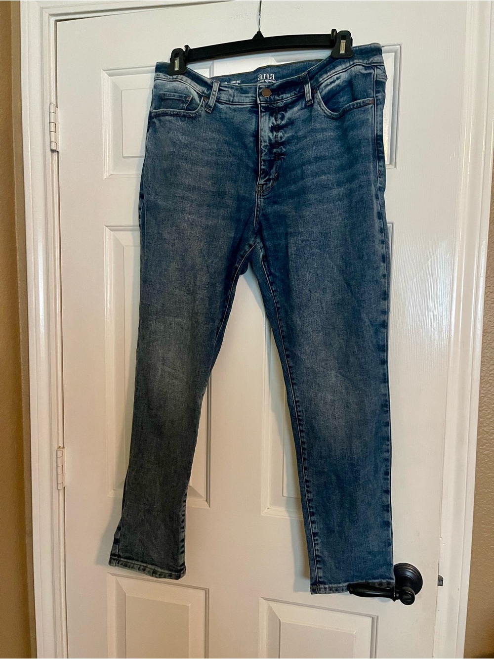 a.n.a Women's Skinny Jeans in Indigo Blue Wash